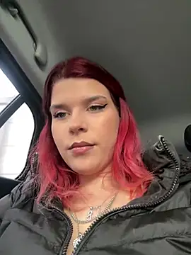 RiriRoseey online show from January 10, 9:00 am