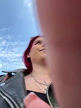 RiriRoseey online show from April 17, 7:55 am