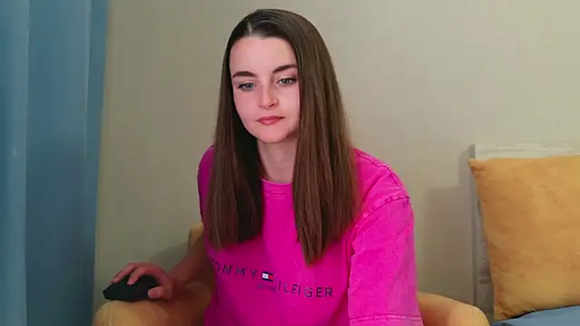 Snapshot of Miss_Arwen chatting on April 22, 8:28 am Miss Arwen online show from April 22, 8:28 am