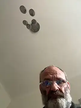 Snapshot of Shyboy817 chatting on November 4, 2:16 pm Shyboy817 online show from November 4, 2:16 pm