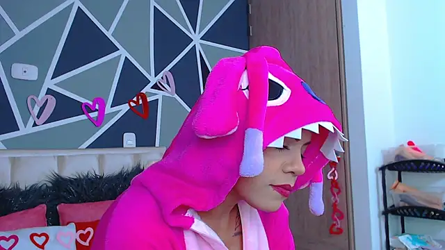 Snapshot of MilenaDavis chatting on February 17, 10:36 pm MilenaDavis online show from February 17, 10:36 pm