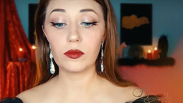 MissBeverlyMills online show from October 19, 9:26 pm