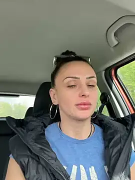 dolcevita002 online show from April 14, 9:37 am