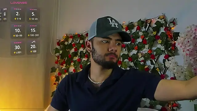 caprywilliams online show from December 19, 12:56 pm