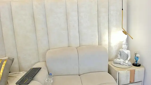 im giselle  online show from April 9, 5:40 am