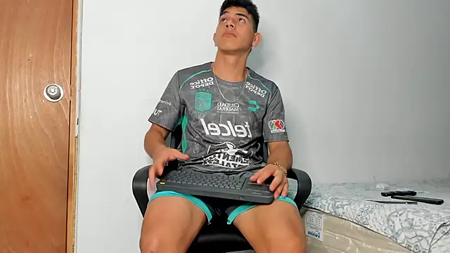 andrew rose  online show from November 15, 2:31 am