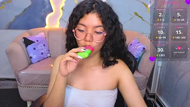 victoria castillo b online show from April 12, 7:57 am