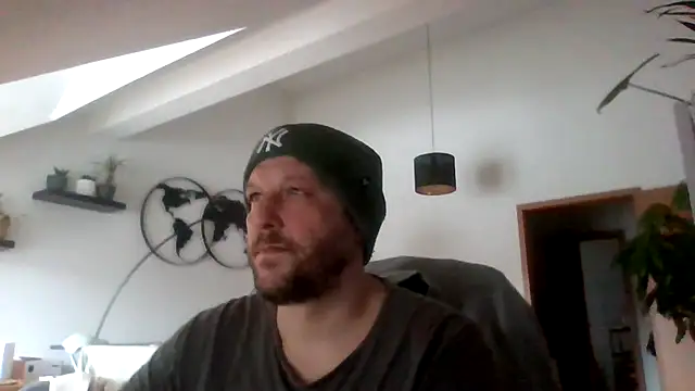 BennyLommy online show from February 13, 2:24 pm