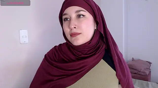 Snapshot of Dalila_bashar chatting on February 11, 7:41 pm Dalila bashar online show from February 11, 7:41 pm