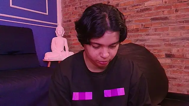 Snapshot of Emmapark_ chatting on November 9, 2:37 pm Emmapark online show from November 9, 2:37 pm