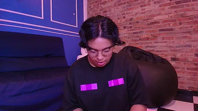 Snapshot of Emmapark_ chatting on November 16, 6:57 pm Emmapark online show from November 16, 6:57 pm