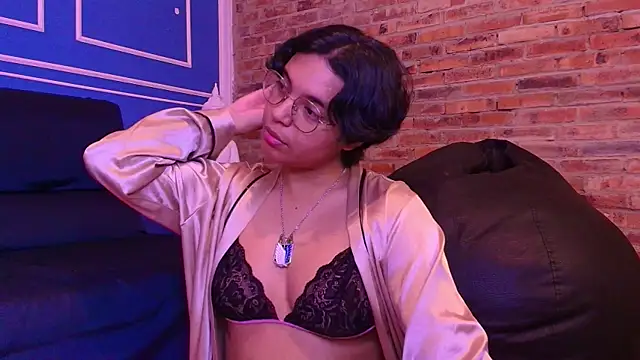 Snapshot of Emmapark_ chatting on November 25, 3:45 pm Emmapark online show from November 25, 3:45 pm