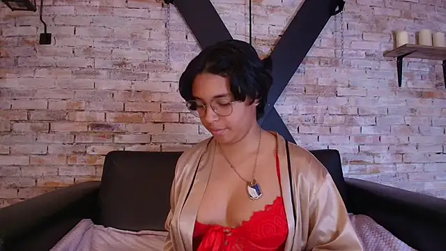 Snapshot of Emmapark_ chatting on December 14, 2:33 pm Emmapark online show from December 14, 2:33 pm