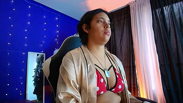 Emmapark  online show from January 11, 6:35 pm