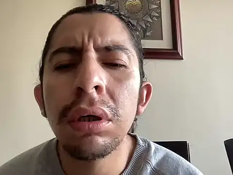 littlelatinhunter online show from November 30, 12:20 pm