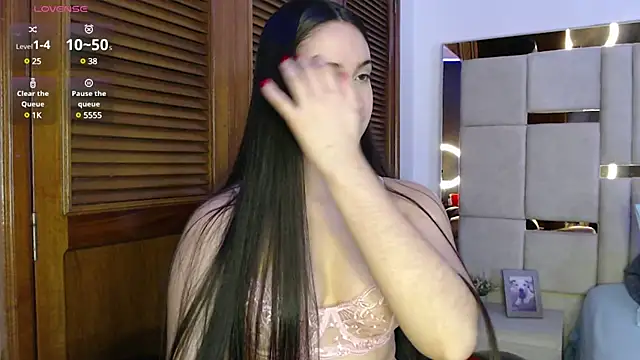 Snapshot of sofiaduque_26 chatting on December 6, 11:57 pm sofiaduque 26 online show from December 6, 11:57 pm