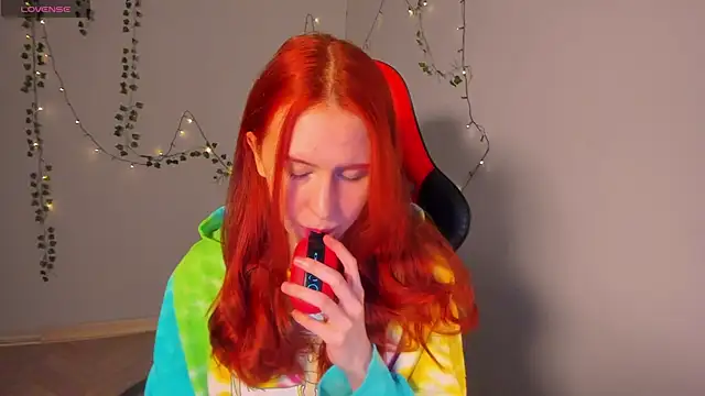 Snapshot of FruttiTatti chatting on November 4, 5:12 pm FruttiTatti online show from November 4, 5:12 pm