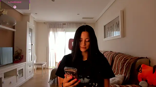 bella apont online show from October 13, 3:12 pm