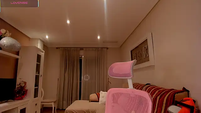 bella apont online show from October 15, 9:48 pm