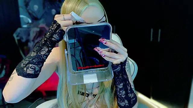 Madison Jackson online show from November 8, 10:08 pm