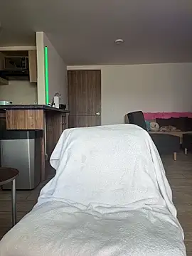 Georgiafox online show from March 30, 3:57 pm