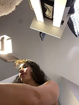 Snapshot of Irish_Collins chatting on February 2, 6:39 pm Irish Collins online show from February 2, 6:39 pm