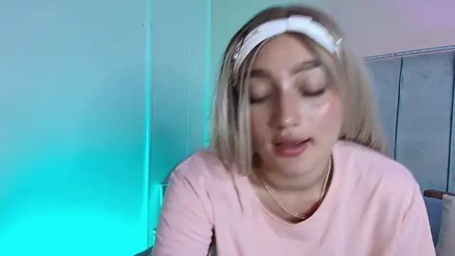Snapshot of Giaa_Ross chatting on January 9, 2:51 pm Giaa Ross online show from January 9, 2:51 pm