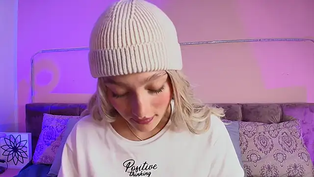 Snapshot of Giaa_Ross chatting on January 27, 2:35 pm Giaa Ross online show from January 27, 2:35 pm