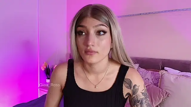 Snapshot of Giaa_Ross chatting on February 8, 2:49 pm Giaa Ross online show from February 8, 2:49 pm