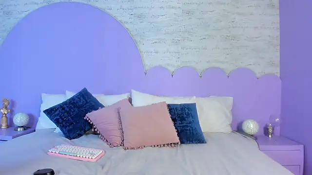 Snapshot of Giaa_Ross chatting on December 1, 7:41 pm Giaa Ross online show from December 1, 7:41 pm