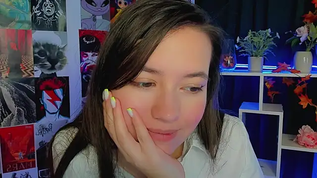 Lina Brownie online show from December 13, 5:16 am