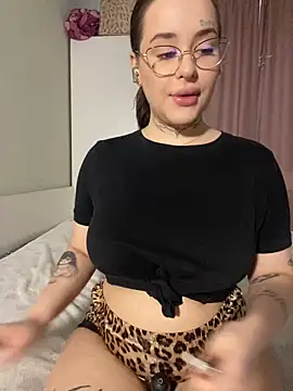 Snapshot of fuckdoll_18 chatting on January 25, 12:37 pm fuckdoll 18 online show from January 25, 12:37 pm