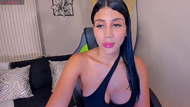 CharlotteCox  online show from November 3, 8:21 pm