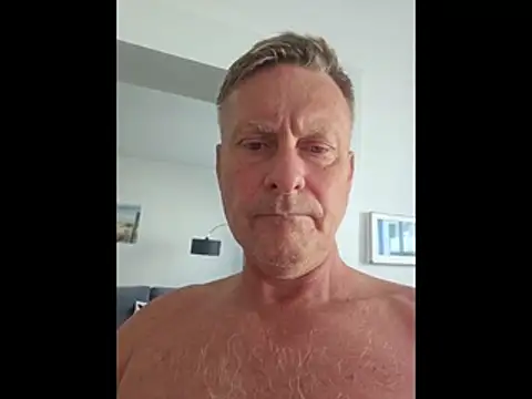 johnnym1 online show from July 25, 6:33 am