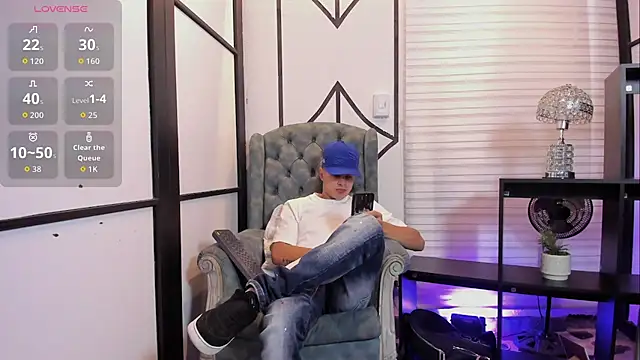 Snapshot of JuniorMorris_ chatting on September 29, 9:52 pm JuniorMorris online show from September 29, 9:52 pm
