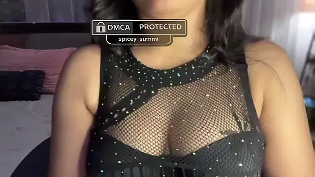 Snapshot of Spice-Summi chatting on June 25, 6:23 pm Spice-Summi online show from June 25, 6:23 pm