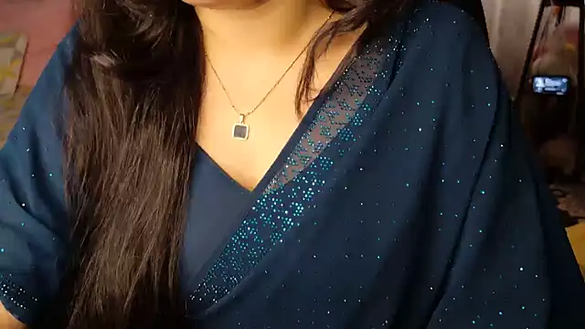 Snapshot of Spice-Summi chatting on July 10, 7:27 pm Spice-Summi online show from July 10, 7:27 pm