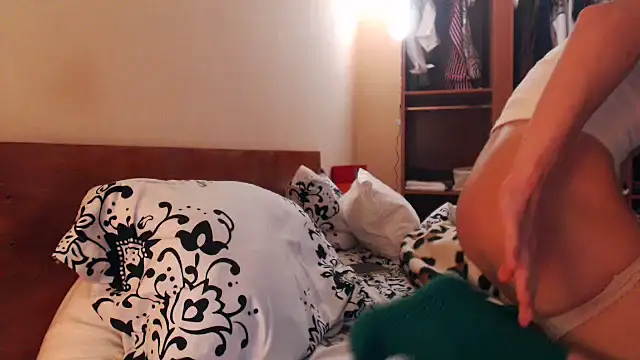 Snapshot of LovelyAndraGirl chatting on January 12, 2:52 pm LovelyAndraGirl online show from January 12, 2:52 pm