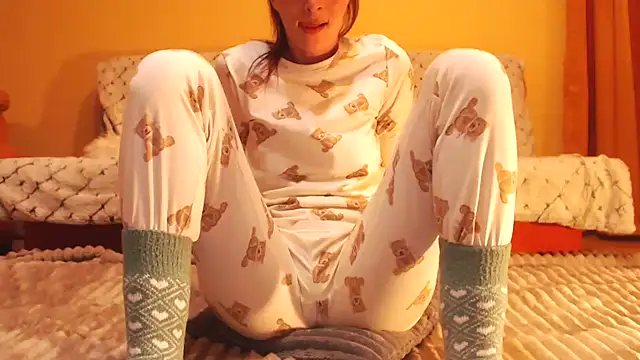 Snapshot of LovelyAndraGirl chatting on October 12, 5:45 pm LovelyAndraGirl online show from October 12, 5:45 pm