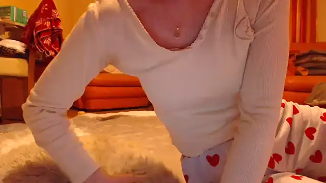 LovelyAndraGirl online show from April 25, 1:41 pm