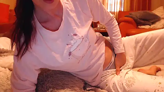 LovelyAndraGirl online show from June 26, 9:46 am