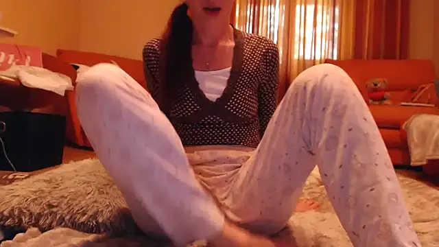 LovelyAndraGirl online show from June 29, 8:09 am