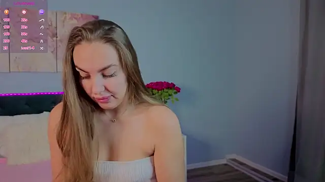 Kelly Hardy online show from January 18, 1:09 am