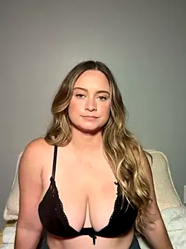 Sophie Raegan online show from October 15, 11:54 am