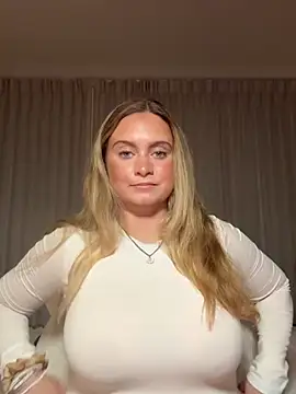 Sophie Raegan online show from April 8, 4:45 am