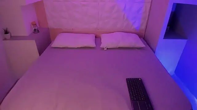 Snapshot of RenataEvans chatting on October 22, 4:07 pm RenataEvans online show from October 22, 4:07 pm