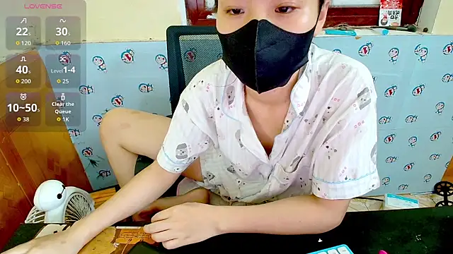   Saphia   online show from April 13, 4:18 am