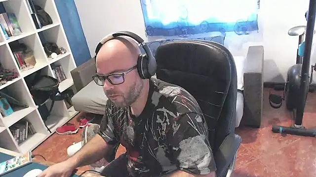 ravingr4d4 online show from October 17, 8:17 am