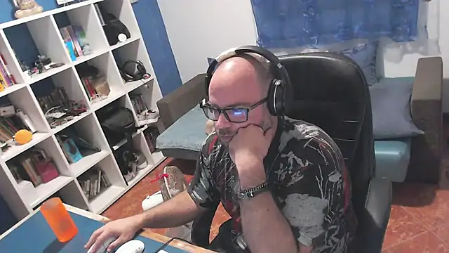 ravingr4d4 online show from October 21, 9:48 pm