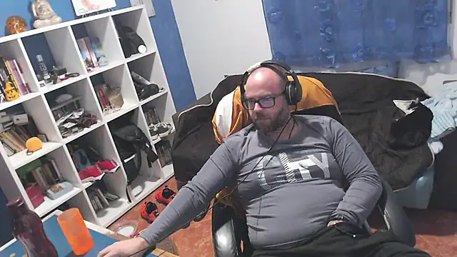 ravingr4d4 online show from October 31, 12:00 am